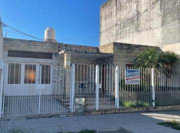 Casa · 100m² · 4 Ambientes · Casa en Venta en Merlo