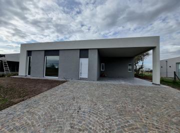 Casa de 5 ambientes, Ezeiza · Casa en San Simon de Canning! a Estrenar con 4 Dorm.! Lote Interno!