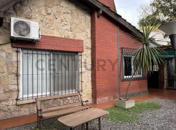 Casa · 110m² · 4 Ambientes · 2 Cocheras · Venta de Casa 4 Ambientes 3 Baños Pileta y Quincho. Parque Leloir - Haras Miriam Apto Credito