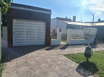 Casa de 4 ambientes, Almirante Brown · Venta Casa 4 Amb en Jose Marmol Apta Credito