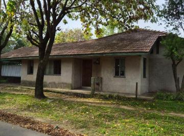 Casa de 4 ambientes, Esteban Echeverría · Chalet en Venta en Excelente Ubicación