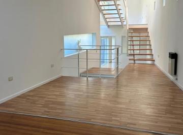 Casa · 300m² · 12 Ambientes · Casona Comercial con Alta Rentabilidad Anual en Dólares