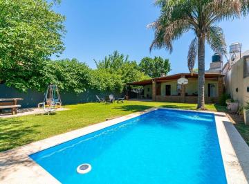 Casa · 120m² · 5 Ambientes · 1 Cochera · Venta - Casa 2 Dorm., Quincho y Piscina - Barrio Villa Elvira, Timbúes, San Lorenzo.