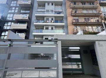 Departamento · 48m² · 2 Ambientes · 1 Cochera · Excelente Departamento de Dos Ambientes con Balcón y Cochera en Vicente López.