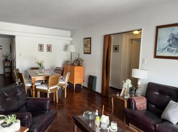 Departamento · 88m² · 5 Ambientes · Venta - Departamento 2 Dorm. con Balcón Al Contrafrente - Centro, Rosario.