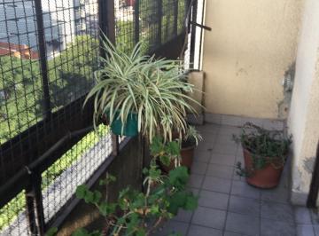 Departamento de 4 ambientes, Parque Patricios · 4 Ambientes Al Frente - Balcon - Luminoso - S/ Av Caseros