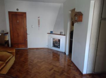 Departamento de 3 ambientes, Colegiales · Colegiales: 3 Amb. Balcón Cfte! Semipiso X Esc. Bajas Exp! Loreto 2900