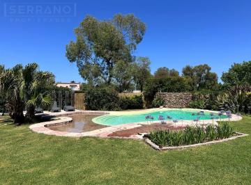 Casa · 236m² · 8 Ambientes · 4 Cocheras · Alquiler Verano Año Nuevo y Enero, Estancias del Pilar