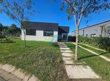 Casa · 140m² · 4 Ambientes · 2 Cocheras · Casa en Venta en San Pablo, Pilar, G. B. a. Zona Norte