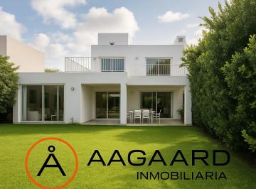 Casa · 300m² · 6 Ambientes · 1 Cochera · Apto Credito Casa en Venta Tejas del Sur Tres