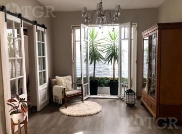 Casa · 168m² · 4 Ambientes · 1 Cochera · Casa con 4 Ambientes con Quincho, Pileta y Jardín en Santos Lugares