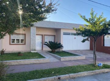 Foto · Casa en Venta 3 Dorm. Cochera Doble y Patio
