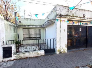 Casa · 192m² · 5 Ambientes · 1 Cochera · Venta Casa 2 Dorm.