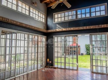 Casa · 151m² · 3 Ambientes · 1 Cochera · Casa con Lote Anexo