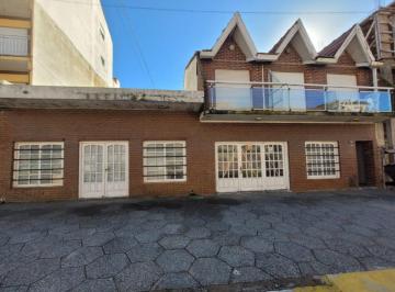 Departamento de 4 ambientes, Mar de Ajó · Local Comercial + 2 Dptos a m del Mar