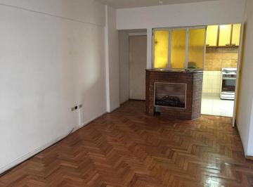 Departamento · 66m² · 4 Ambientes · Departamento de 4 Ambientes con Cochera en Alquiler - San Martin Centro