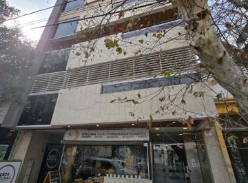 Foto · Venta Local Comercial con Gran Vidriera en General Paz a m de La Plaza Alberdi!