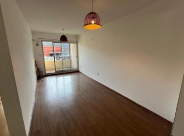 Imagen 1 - Departamento de 1 dormitorio con balcón. El edificio tiene patio de uso común y quincho con parrille - · Departamento de 1 Dormitorio con Balcón. El Edificio Tiene Patio de Uso Común y Quincho con Parrille