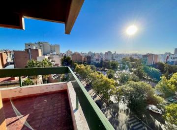 Departamento · 188m² · 4 Ambientes · 1 Cochera · Semipiso de Categoria B° General Paz - La Mejor Esquina