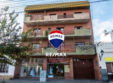 Departamento · 77m² · 4 Ambientes · 1 Cochera · Depratamento 2 Dorm. Venta Zona Centro