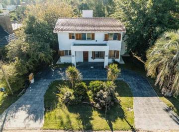 Casa · 122m² · 5 Ambientes · Venta Casa 5 Amb C/piscina. Country La Martona