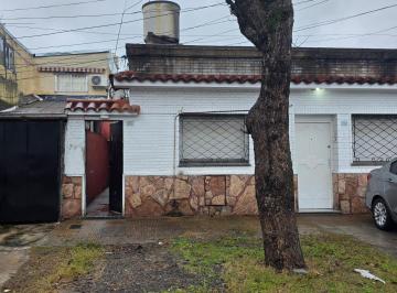 Departamento · 45m² · 3 Ambientes · En Venta en San Martin Casa en PH Al Medio de 3 Ambientes F: 10530