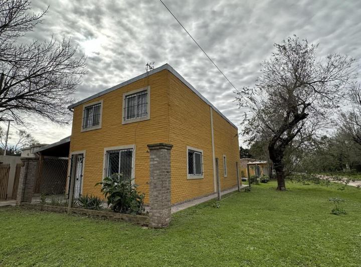 Casa · 160m² · 2 Ambientes · 3 Cocheras