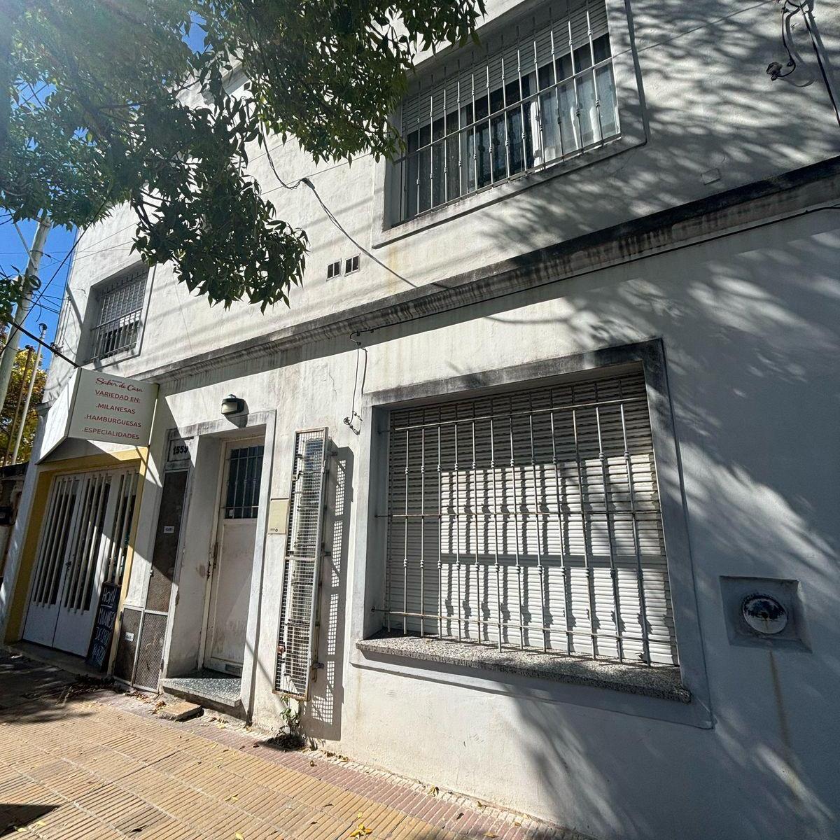 Depto 1 amb en planta baja con patio — Centro