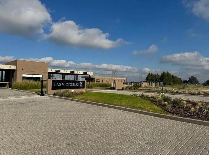 Terreno · 894m²