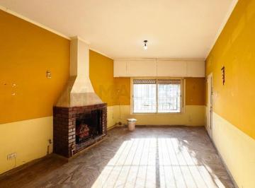 PH · 95m² · 3 Ambientes · 1 Cochera · Venta PH 3 Ambientes Al Frente con Patio y Garage