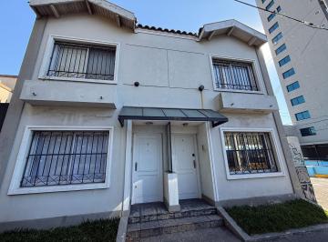 Casa · 86m² · 3 Ambientes · 1 Cochera · Venta Duplex 3 Ambientes Permuta Banfield Apto Credito