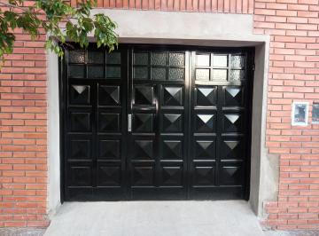 Casa de 3 ambientes, Tres de Febrero · Casa Al Frente 3 Amb. con Garage y Patio. Familiar, Depósito, Oficina o Comercial