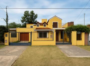 Casa de 4 ambientes, Córdoba · Casa en Alquiler – 3 Dorm., Cochera y Pileta en Barrio Argüello