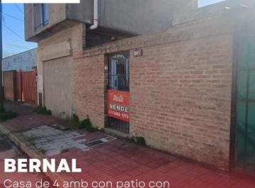 Casa · 140m² · 4 Ambientes · 1 Cochera · Venta Gran Oportunidad "Casa de 4 Amb con Patio y Garage"