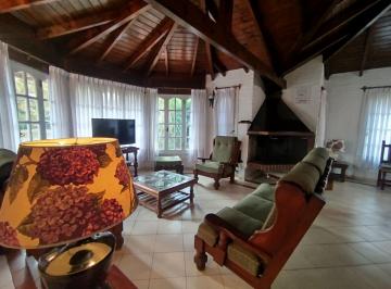 Casa · 139m² · 4 Ambientes · 2 Cocheras · Venta - Casa en La Martona Cañuelas