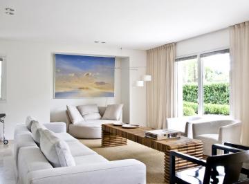 Departamento · 271m² · 6 Ambientes · 2 Cocheras · Unico E Irrepetible Duplex con Terraza y Jardin, Muy Privado!