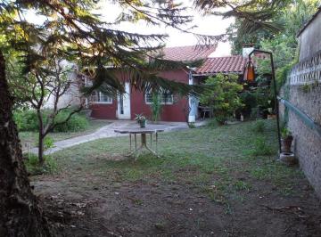 Casa · 219m² · 3 Ambientes · 2 Cocheras · Casa 3 Ambientes en Venta con Galpón