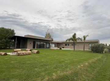 Casa · 283m² · 5 Ambientes · Casa en Comarcas de Luján