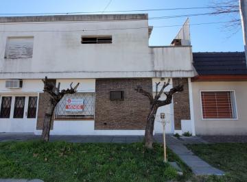 Casa de 3 ambientes, Morón · Casa en PH de 3 Ambientes con Cochera Pasante.