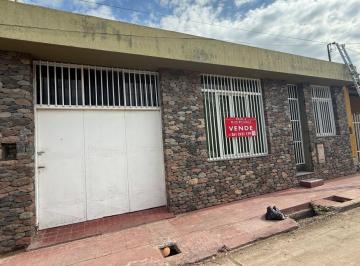 Casa de 4 ambientes, Ciudad de Mendoza · ¡Venta! Casa en 4ta Sección, Ciudad de Mendoza.