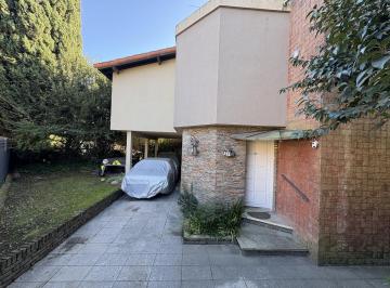 Casa · 5 Ambientes · 1 Cochera · Casa 5 Ambientes con Piscina