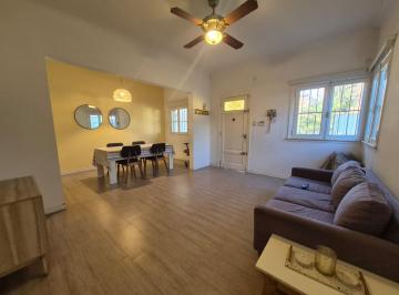 Casa · 95m² · 4 Ambientes · Venta Casa 4 Amb Cochera Excelente Ubicacion en Hurlingham