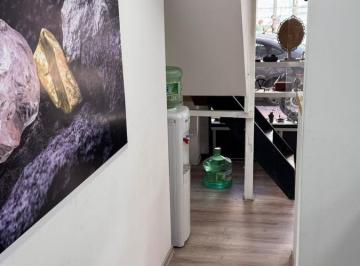 Local comercial · 25m² · Local Centrico Vidriera Entrepiso