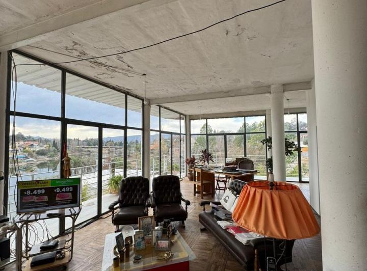 Casa · 600m² · 6 Ambientes · 4 Cocheras