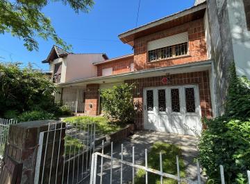 Casa · 220m² · 6 Ambientes · 2 Cocheras · Casa en Chauvin