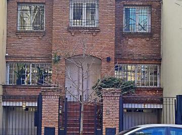 Casa · 178m² · 5 Ambientes · 1 Cochera · Excelente Triplex en Calasanz 700 (Barrio Ingles) Caballito
