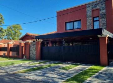 Casa · 250m² · 5 Ambientes · Venta Villa Elisa 3 Dorm.