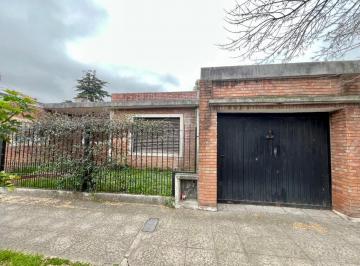 Casa de 3 ambientes, Morón · Casa de 3 Ambientes con Garage.