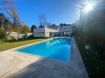 Casa · 467m² · 5 Ambientes · 4 Cocheras · Casa en Venta: Parque Leloir: 6 Ambientes