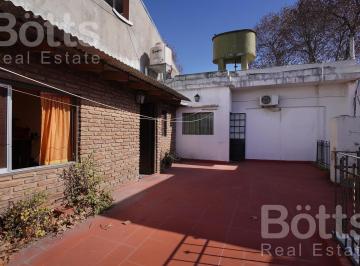 PH · 157m² · 5 Ambientes · 1 Cochera · PH Fte 5 Ambientes 2 Baños, Balcón, Terraza, Quincho y Garage Versalles